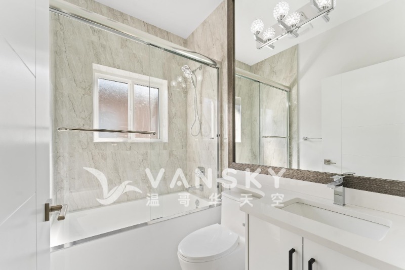 260222150225_6080 VICTORIA DRIVE  BATH ROOM SENCOND FLOOR.jpg